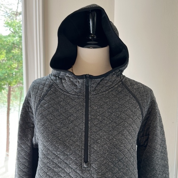 SMARTWOOL Quilted 1/4 Zip Hoody, Size Small, Like new - Picture 3 of 9